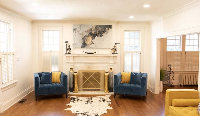 Charming Midtown Bungalow minutes from downtown