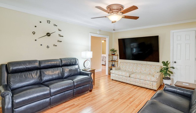 Charming Milton Home w/Porch - 5 Mi to VIR!