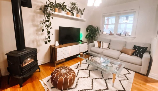 Charming Mini-home with great outdoor space in the heart of Downtown Toronto