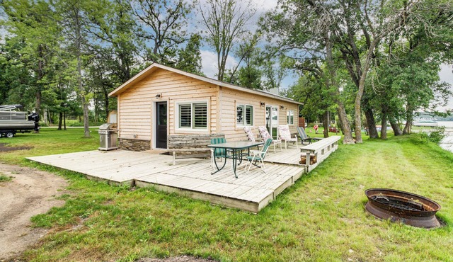 Charming Minnesota Cabin w/Dock on Big Pine Lake!
