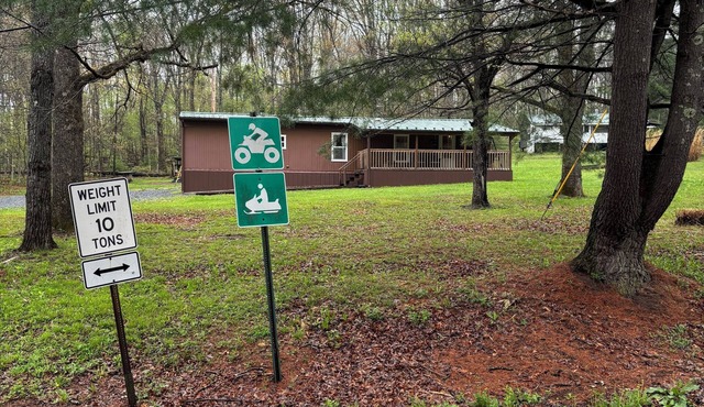 Charming mobile home with WiFi and AC in lovely Cross Fork.