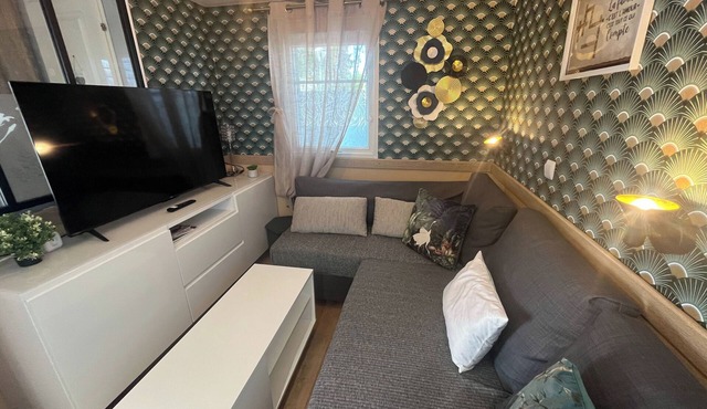 Charming mobile home with pool