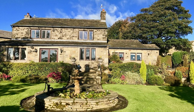 Charming Modernized 16Th Century Farm House with stunning garden & views