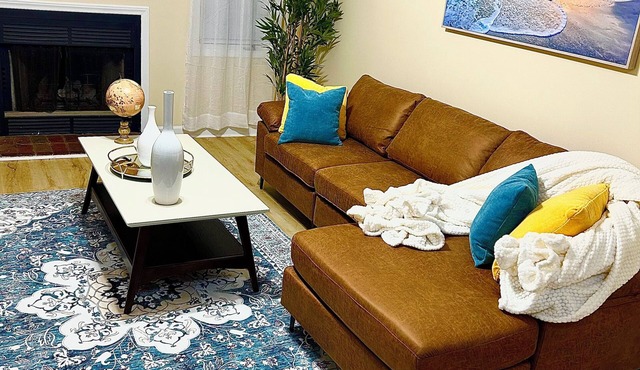 Charming modern 2-bedroom condo in delightful Greenville!