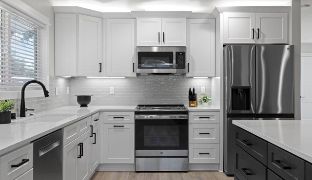 Charming, Modern 3-bedroom house with AC and WiFi in Richland.