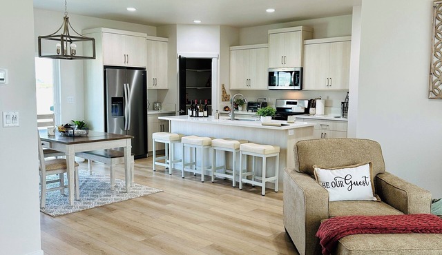 Charming Modern Home Near All Magic Valley Attractions
