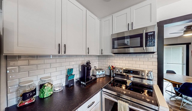 Charming, modern home in the heart of Nashville with inviting deck & W/D