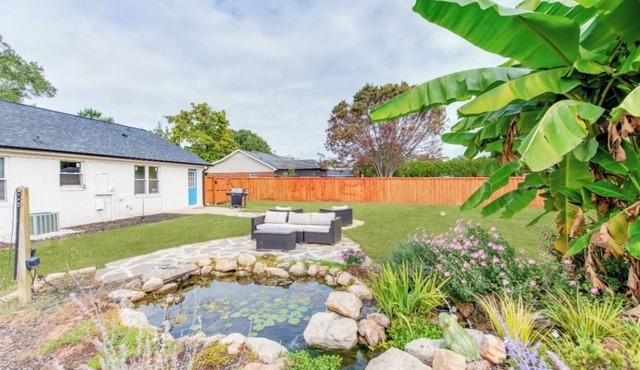 Charming Modern Home with Koi Pond & Spacious Backyard – Sleeps 6