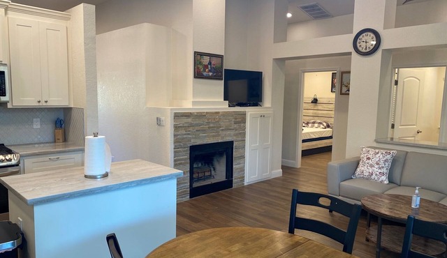 CHARMING MODERN REMODELED Great House