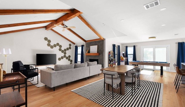Charming Modern Retreat in Austin