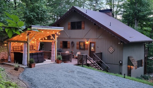 Charming Modern Cabin