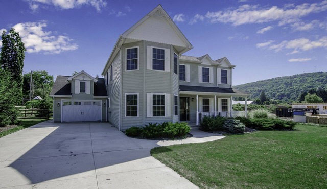 Charming Modern Victorian in the Village of EVL