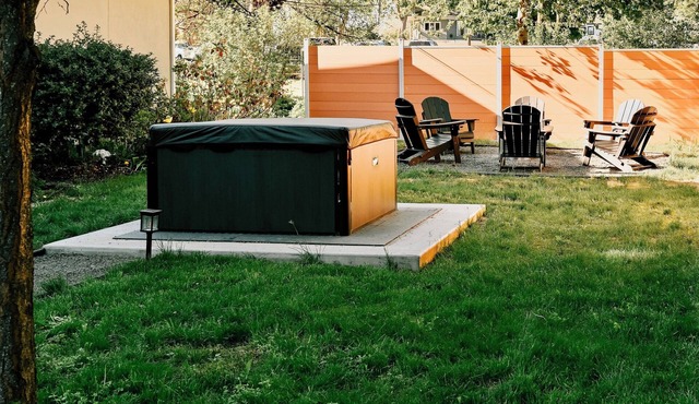 Charming Moscow Bungalow-Wave Spa, Fire Pit & Walk to Downtown