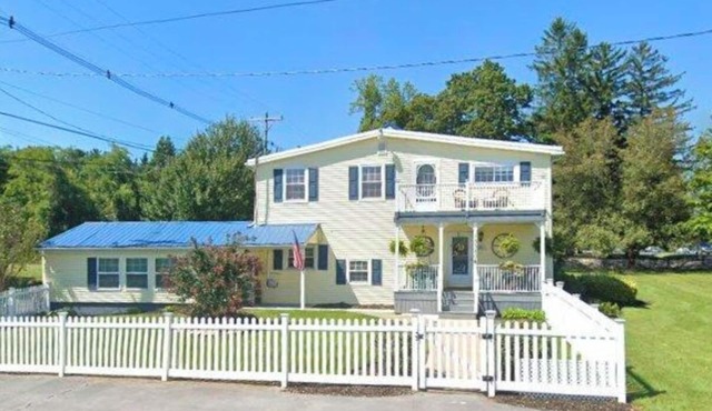 Charming Mountain Top Suite. Minutes from Ski Liberty and Gettysburg.