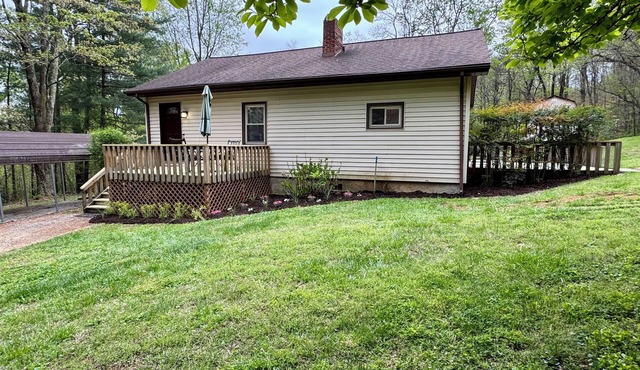 Charming Mountain Cottage Near Norris Lake and ATV Trails in Rocky Top