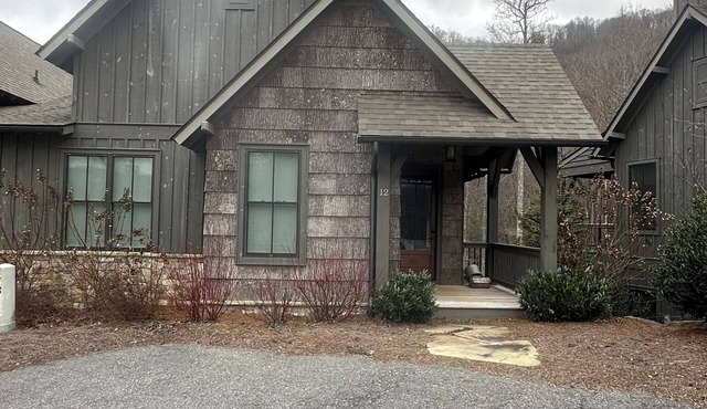Charming mountain lake retreat with outstanding amenities.