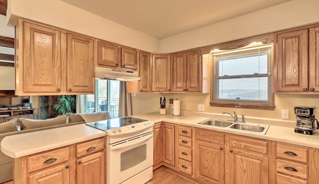 Charming Mountain Home Retreat w/ Lake Views!