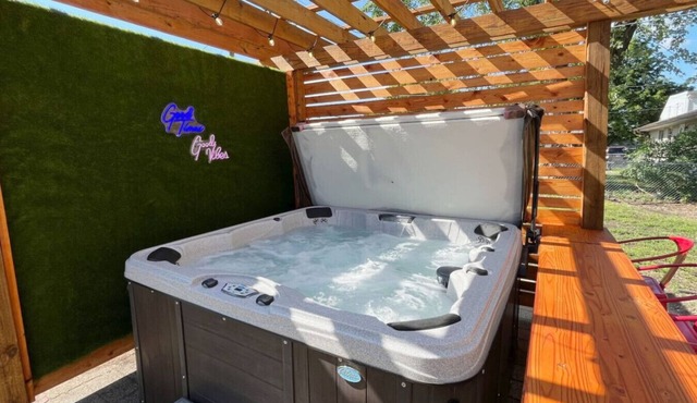 Charming Mpls Escape - Sleeps 14