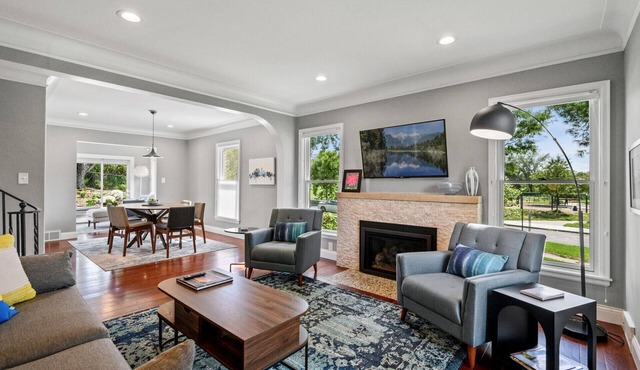 Charming Mpls Home on Lake Hiawatha. Bike/Walk Trails & Restaurants Nearby