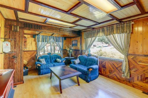 Charming Mullan Home - 6 Mi to Lookout Pass!