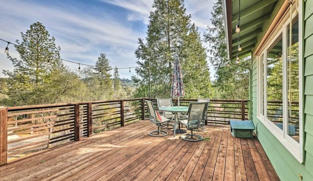 Charming Murphys Retreat: Luxury, Nature, and Wine Awaits! 5 mins to Main St!