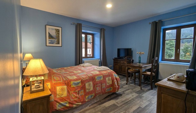 Charming Myosotis Room with Garden and DVD