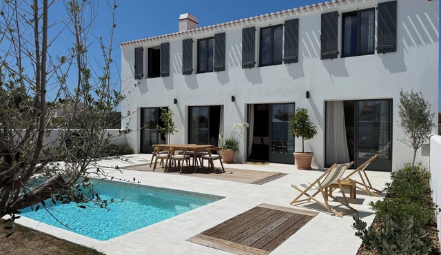 Charming new house with swimming pool