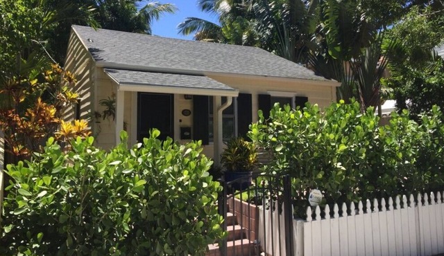 Charming Nantucket-Style 1bd/1ba | Minutes to Beach & Downtown