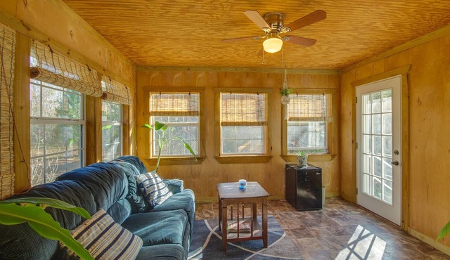 Charming Natchez Cottage w/ Sunroom!