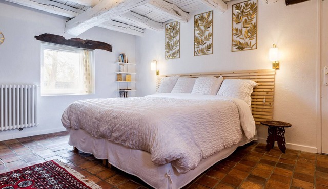 Charming Nature Retreat: Spacious Suite, Modern Comfort, Yoga & Eco-Friendly Amenities