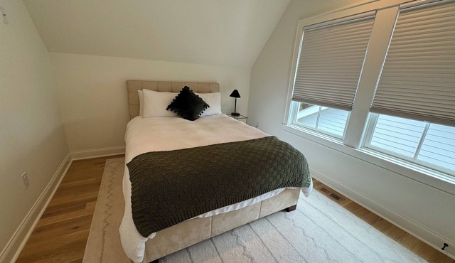 Charming new 1-bedroom apartment in best neighborhood in Nashville