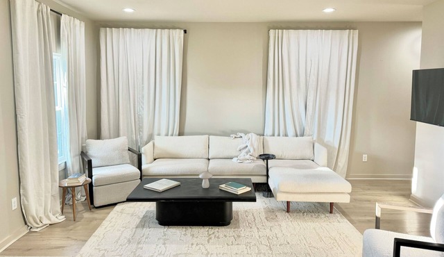 Charming new 3-bedroom home near Hendrix Village, downtown Conway!