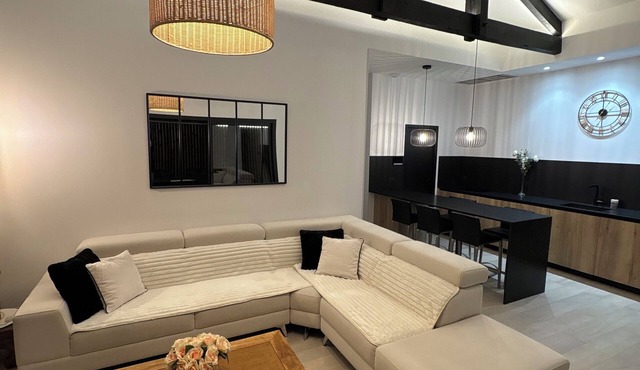 Charming new 5-star villa in tourist accommodation near Bordeaux