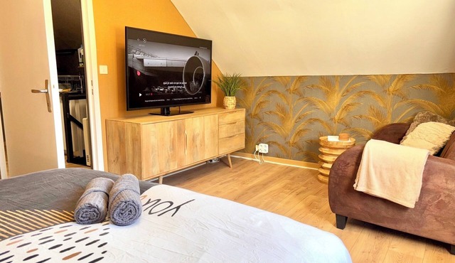 Charming new apartment located 8 minutes from the center of Périgueux but in a quiet area.