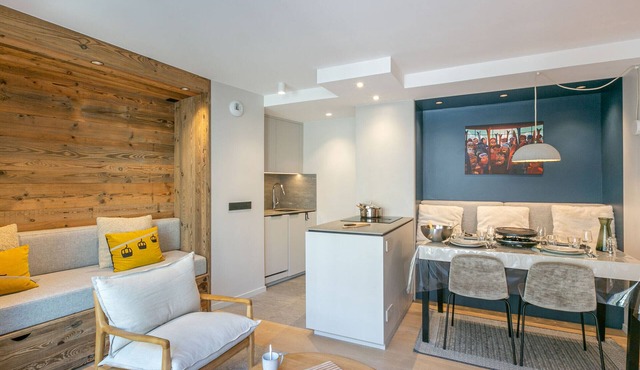 Charming New Apartment with WiFi, Parking, and Ski-In/Ski-Out Access in Val-d'Isère