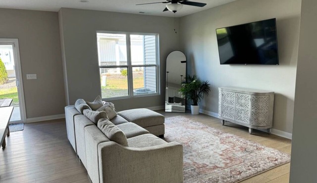 Charming New Build 2-Bedroom Townhouse near Google/Intel!nnn