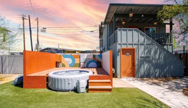 Charming "NEW" Hot Tub Retreat - Prime Location Mins to Downtown & PHX Airport