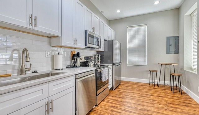Charming! NEW Loft Apt 2 BD 1 BA