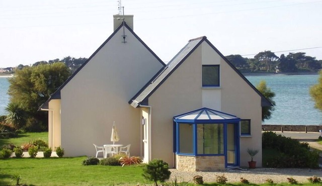 Charming new modern house, ideal for 2 persons 30m from the sea