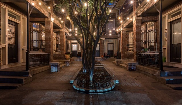 Charming New Orleans-Style Apartment with Gated Courtyard!