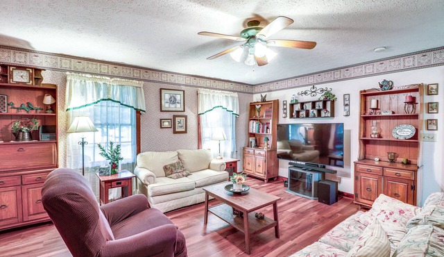 Charming Newark Home < 10 Mi to Buckeye Lake