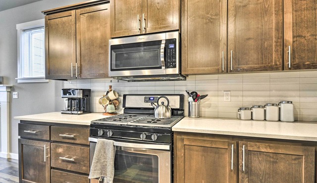 Charming Newberg Home: Walk to Dtwn, Wineries