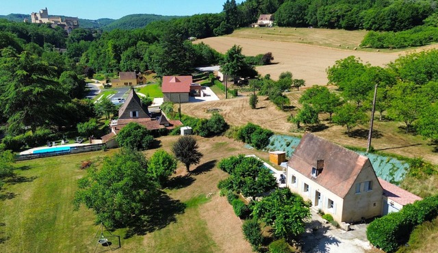 Charming newly renovated house with heated pool in Beynac