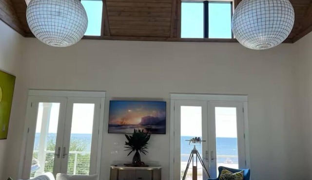 Charming, newly built, beachfront 3-bedroom house in wonderful Waveland