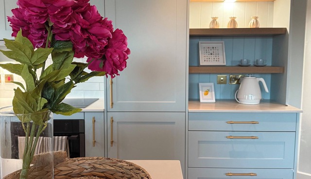 Charming Newly Renovated 1 Bedroom Chalet | Stunning Sea Views