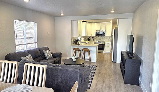 Charming Newly Remodeled 3-Bed, 2 bath Denver Home with WiFi & AC