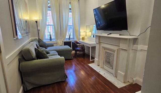 Charming newly renovated full-floor Jersey City brownstone with WiFi, AC