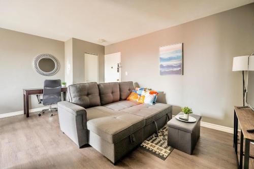 Charming Newly Renovated Condo - Glenview West