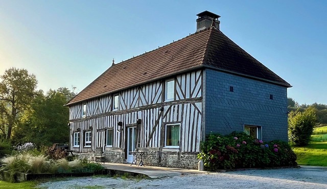 Charming Normandy house with large garden and caravan, 10 min from Cabourg