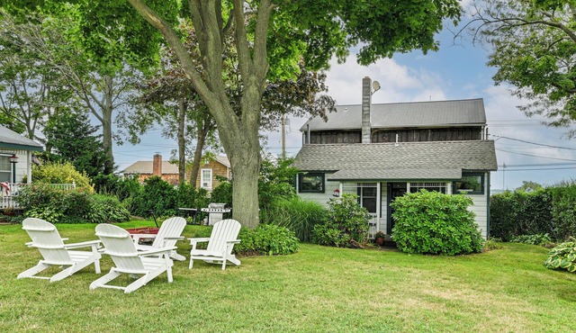 Charming North Fork Cottage, Steps to Waterfront